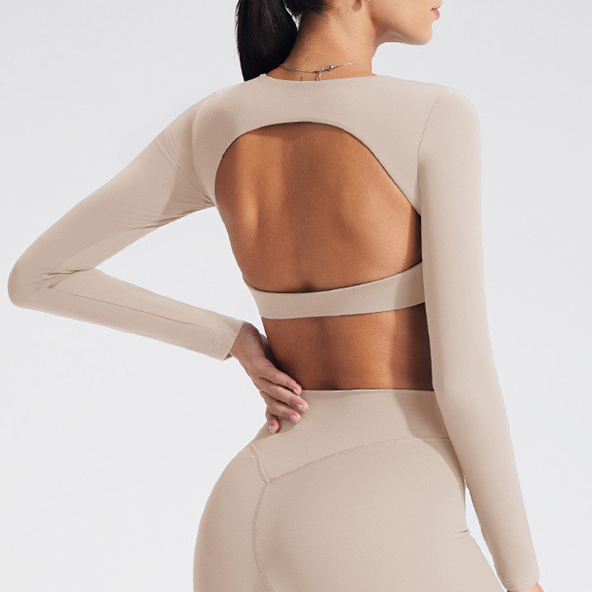 Women's long-sleeved yoga top  - مراجعة Fitness & Nutrition Lab Zapopan وسعره