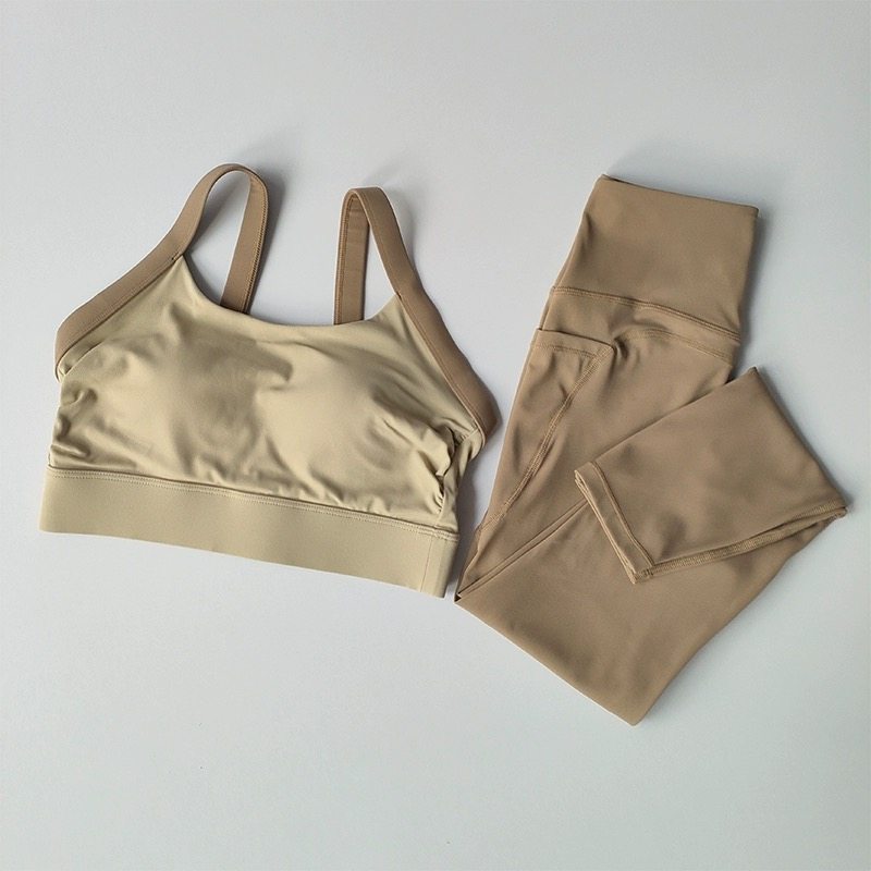 Yoga set, high-intensity yoga  - مراجعة Fitness & Nutrition Lab Zapopan وسعره